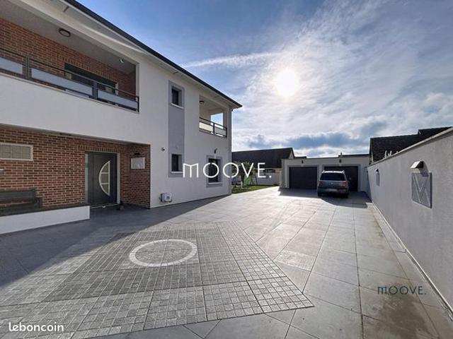 Maison 6 pièces 310 m²