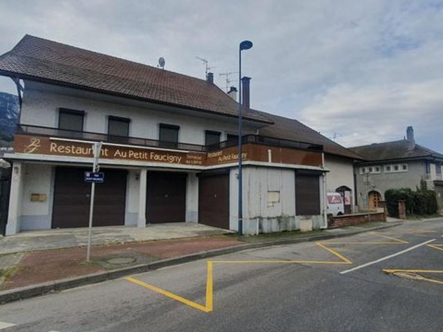 Maison 6 pièces 310 m²