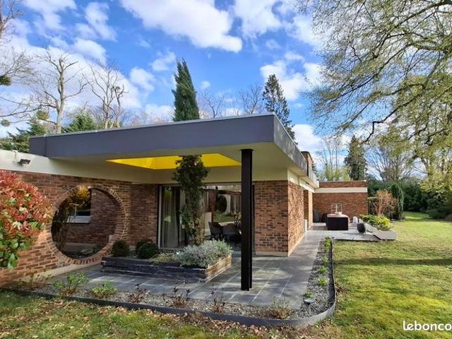 Maison 6 pièces 313 m²