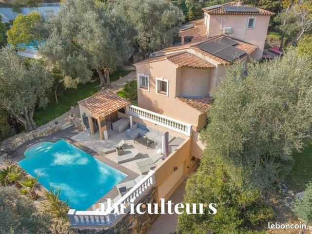Maison 6 pièces 313 m²