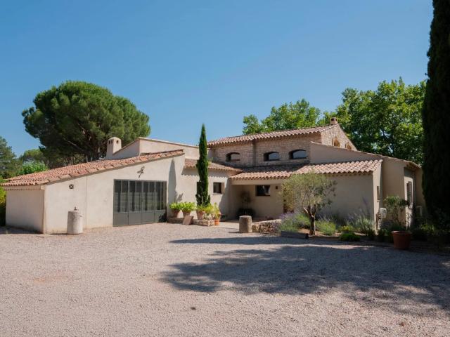 Maison 6 pièces 325 m²