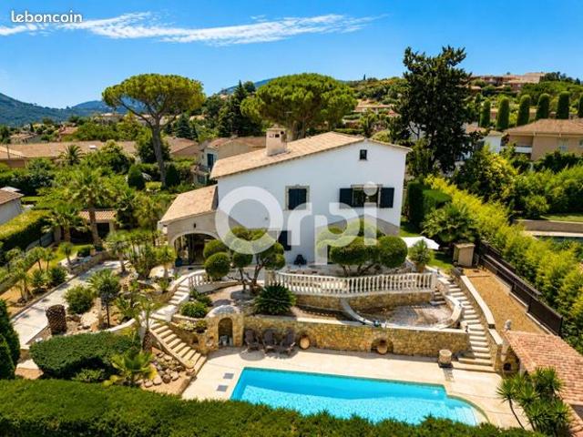 Maison 6 pièces 326 m²