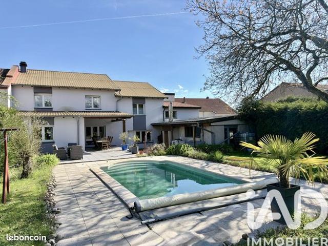 Maison 6 pièces 327 m²