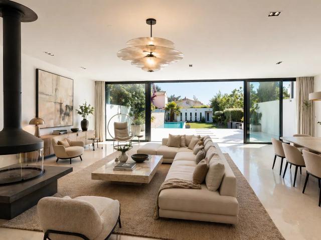 Maison 6 pièces 328 m²