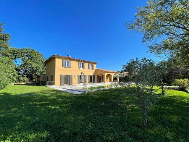 Maison 6 pièces 328 m²