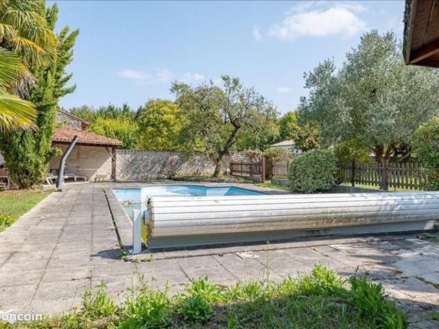 Maison 6 pièces 329 m²