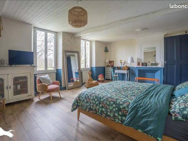 Maison 6 pièces 320 m²