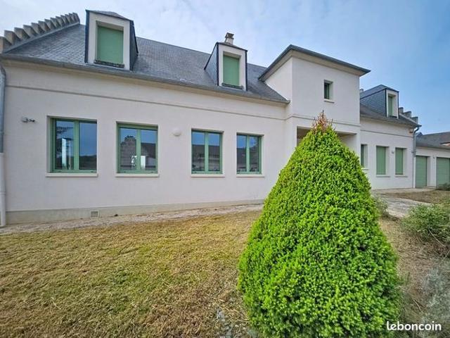 Maison 6 pièces 320 m²