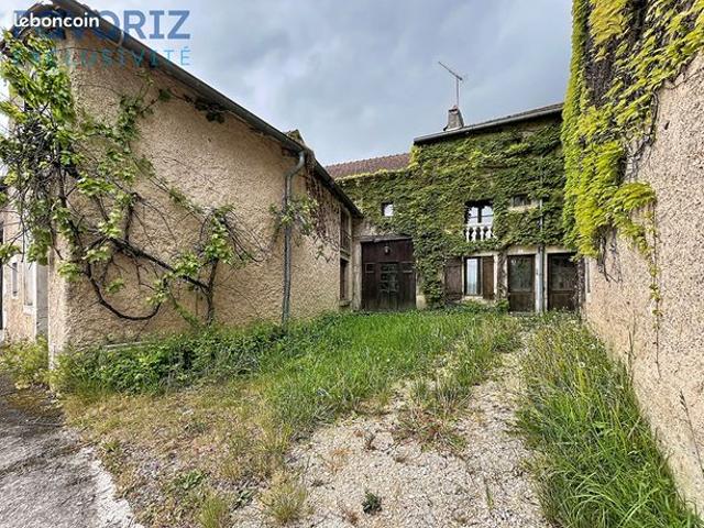 Maison 6 pièces 320 m²