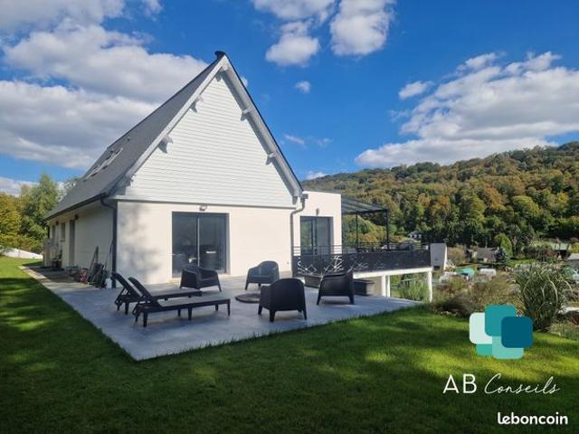 Maison 6 pièces 322 m²