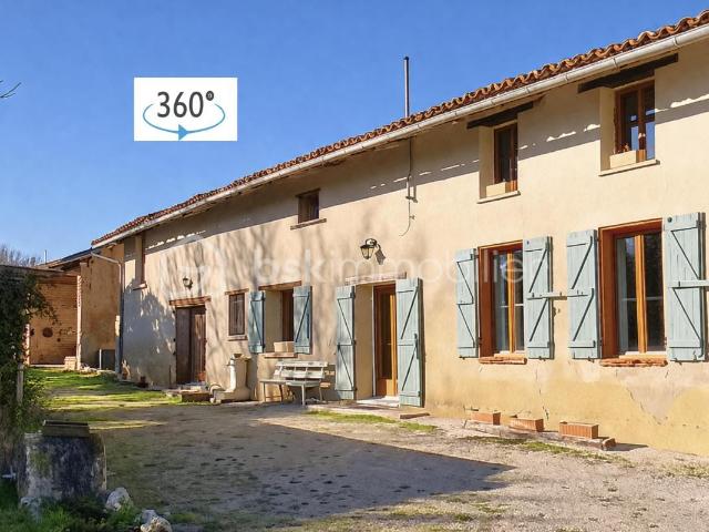Maison 6 pièces 334 m²