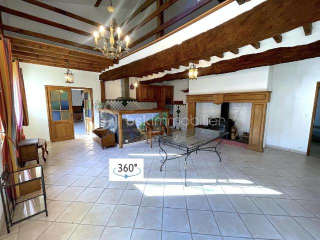 Maison 6 pièces 334 m²