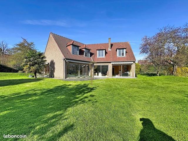 Maison 6 pièces 335 m²