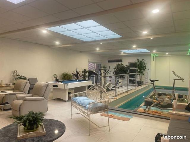 Maison 6 pièces 335 m²