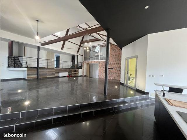 Maison 6 pièces 337 m²
