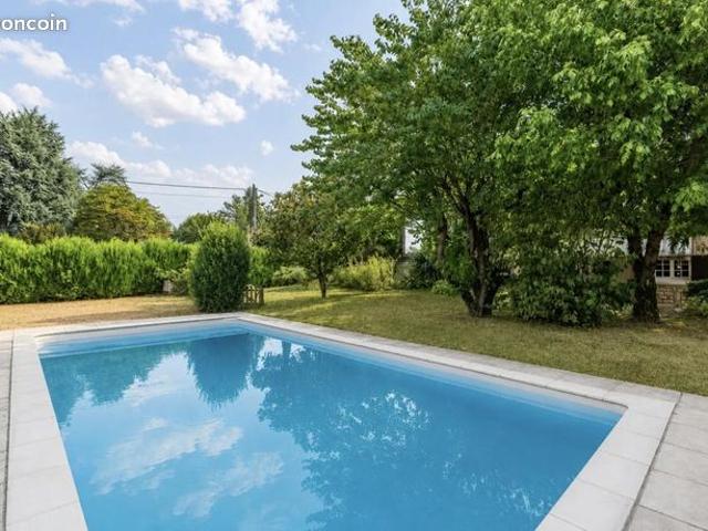 Maison 6 pièces 330 m²