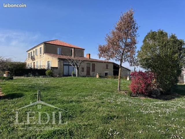 Maison 6 pièces 330 m²