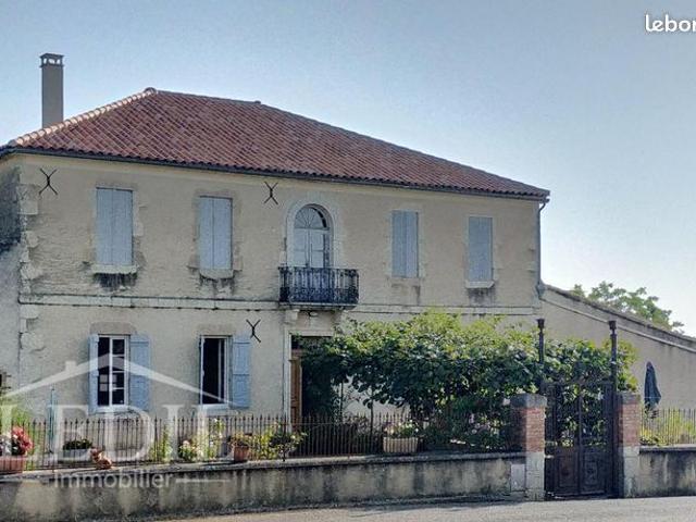 Maison 6 pièces 330 m²