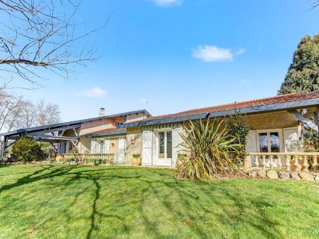 Maison 6 pièces 330 m²