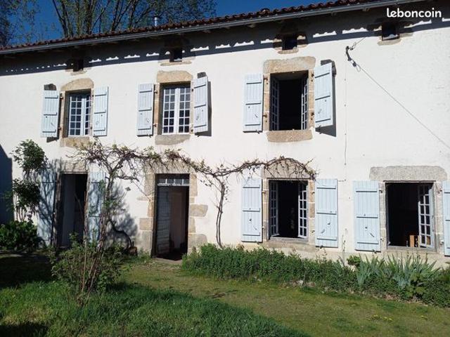 Maison 6 pièces 330 m²
