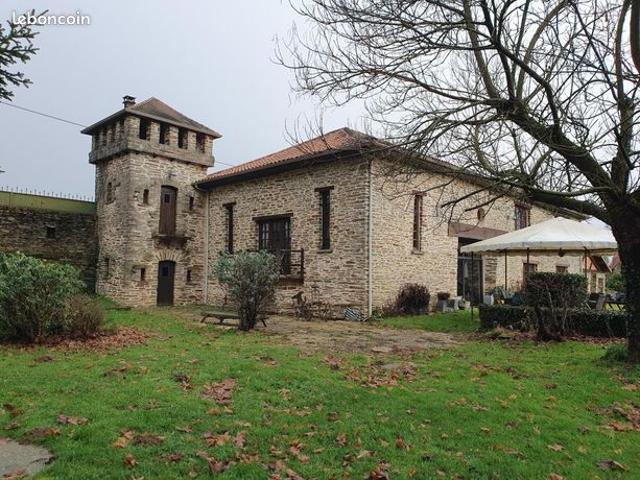 Maison 6 pièces 347 m²