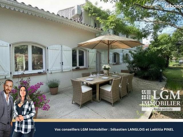 Maison 6 pièces 340 m²