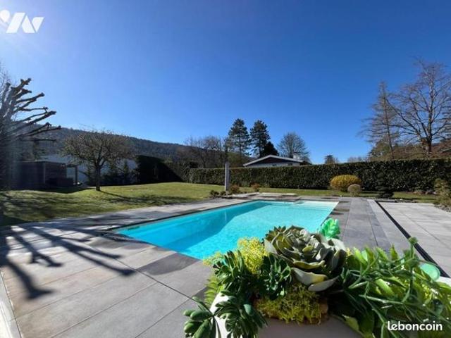 Maison 6 pièces 340 m²