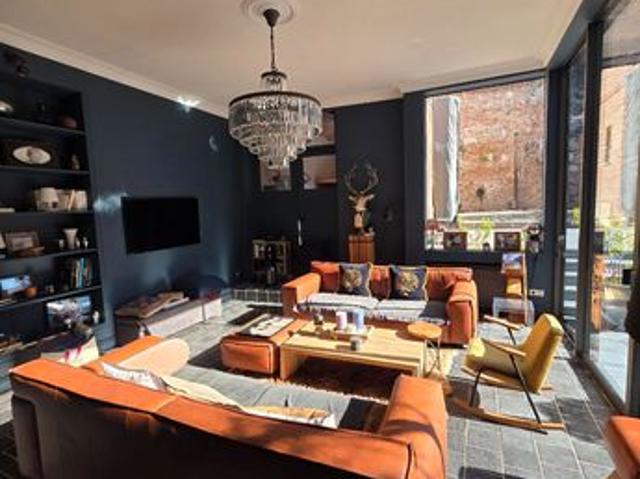 Maison 6 pièces 342 m²