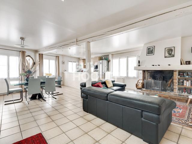 Maison 6 pièces 355 m²