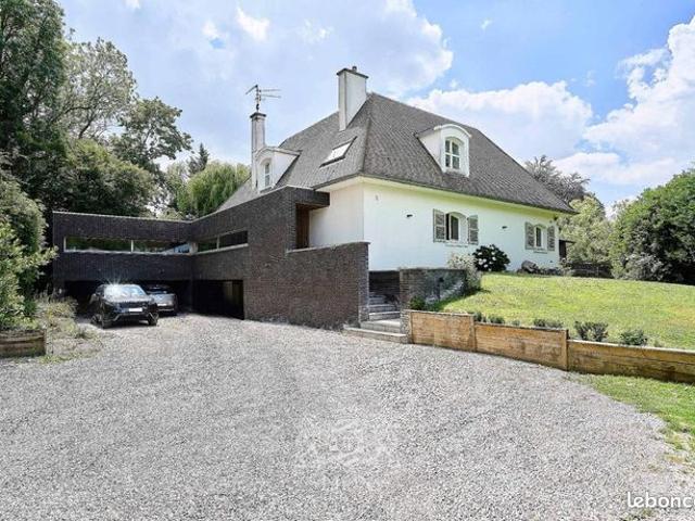 Maison 6 pièces 356 m²