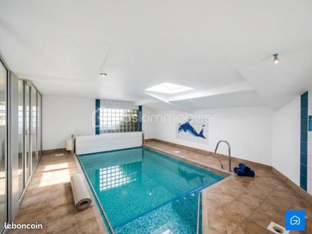 Maison 6 pièces 357 m²