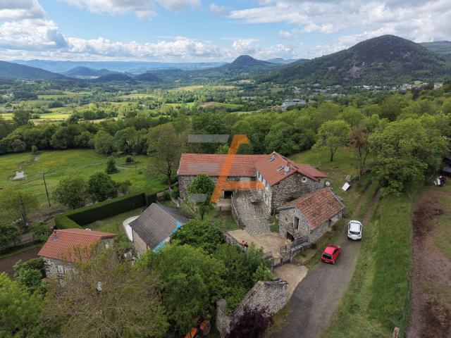 Maison 6 pièces 350 m²