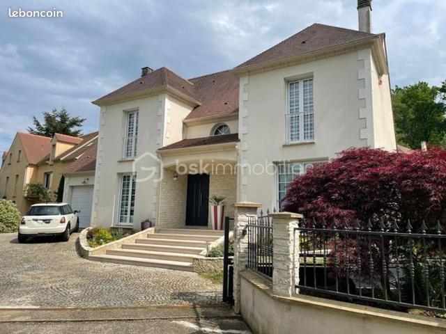 Maison 6 pièces 350 m²