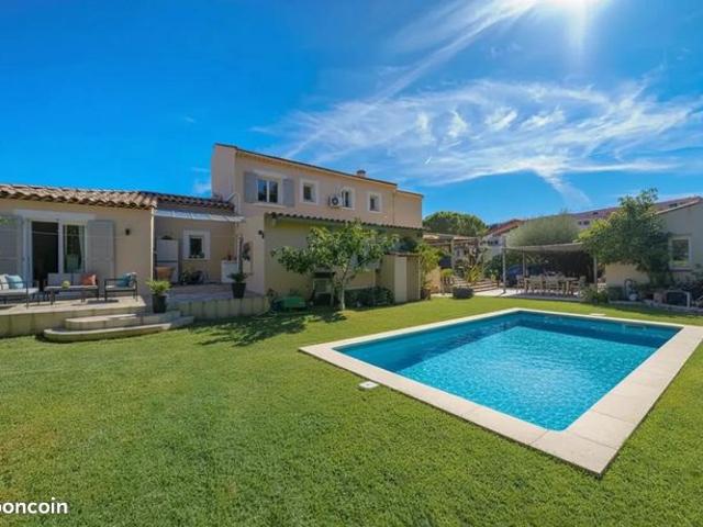 Maison 6 pièces 350 m²