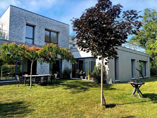 Maison 6 pièces 300 m²