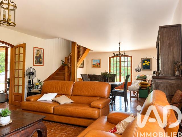 Maison 6 pièces 350 m²