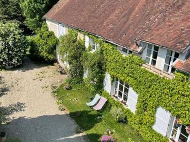 Maison 6 pièces 352 m²