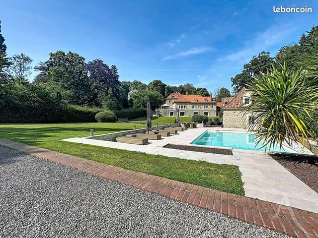 Maison 6 pièces 353 m²