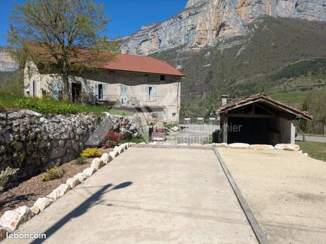 Maison 6 pièces 365 m²