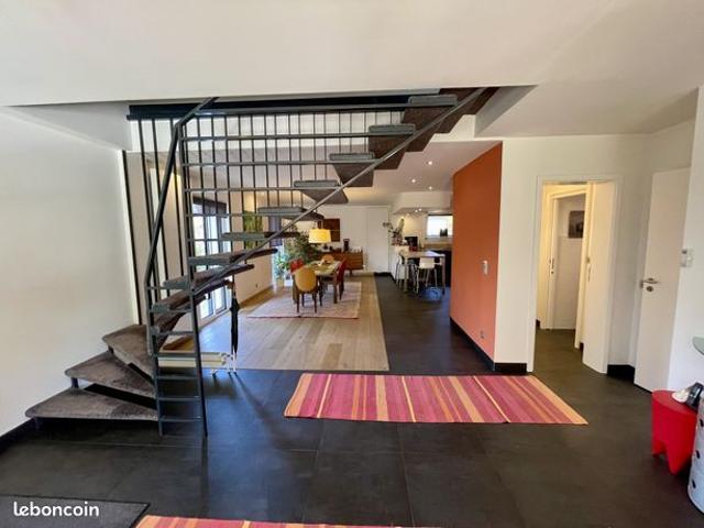Maison 6 pièces 367 m²