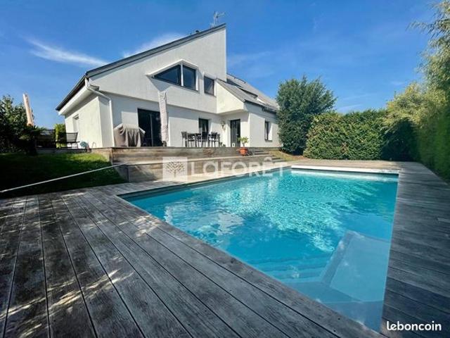 Maison 6 pièces 367 m²