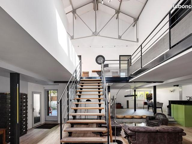 Maison 6 pièces 368 m²