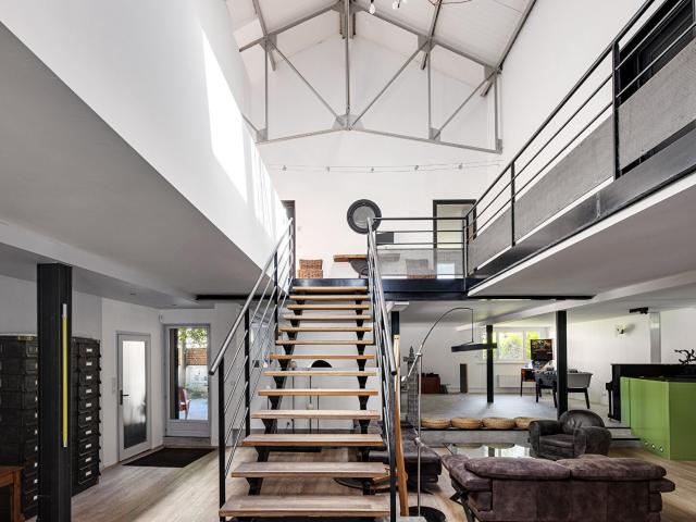 Maison 6 pièces 368 m²
