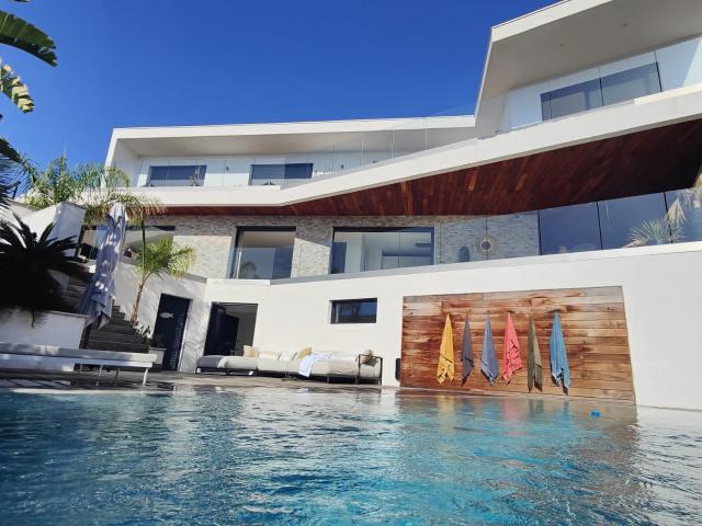 Maison 6 pièces 360 m²