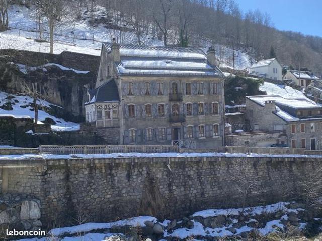 Maison 6 pièces 361 m²