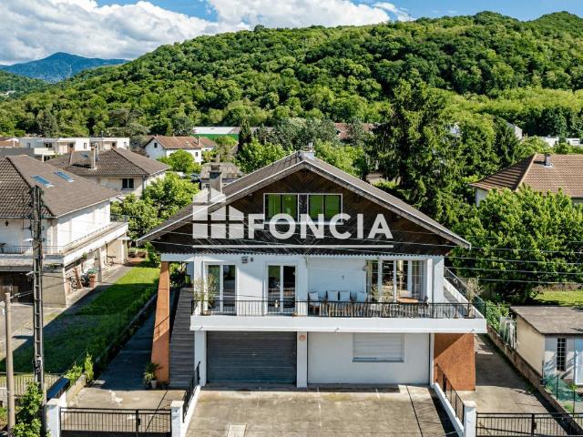 Maison 6 pièces 375 m²