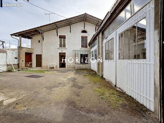 Maison 6 pièces 379 m²