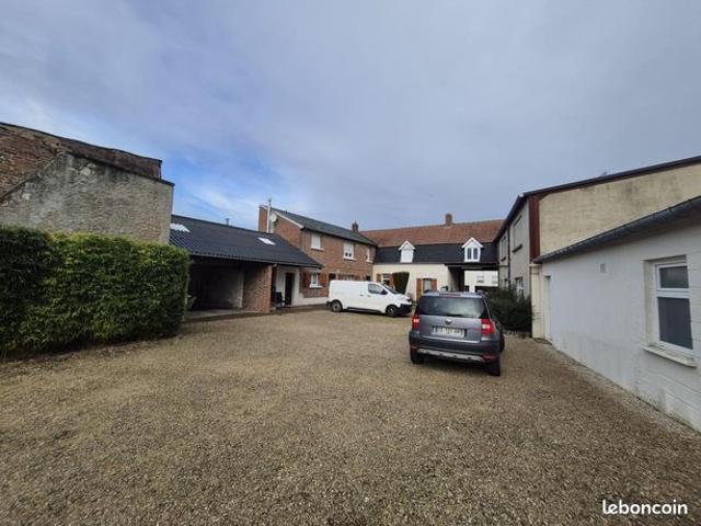 Maison 6 pièces 370 m²
