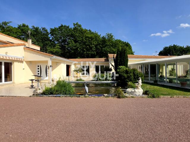 Maison 6 pièces 370 m²