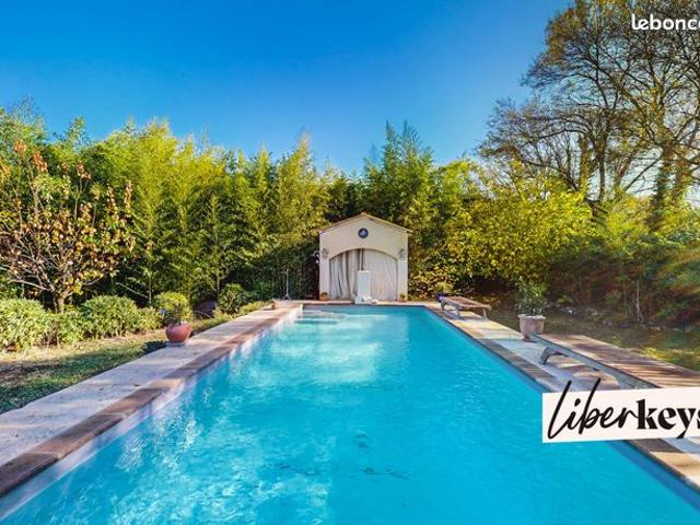 Maison 6 pièces 380 m²